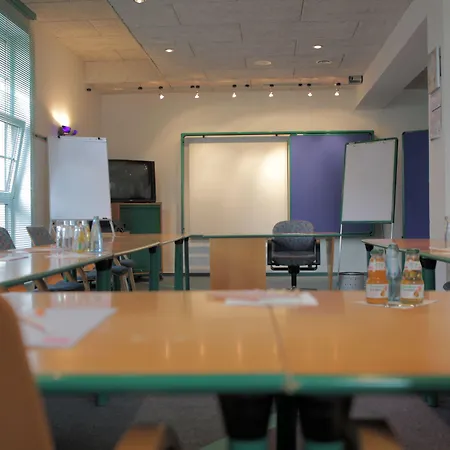 & Restaurant 5 Linden 3*