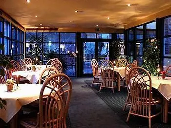 & Restaurant 5 Linden Hotel