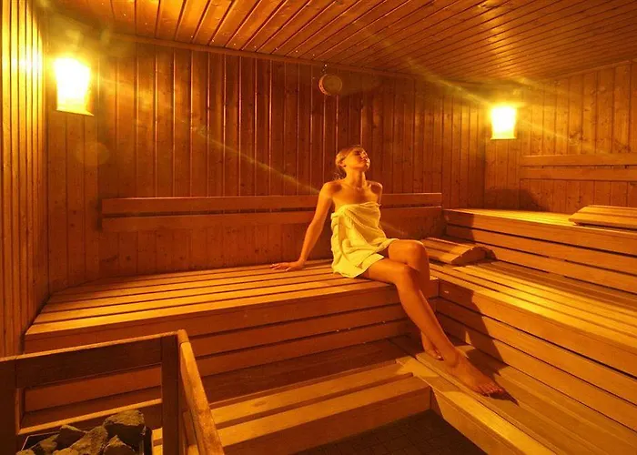 Hotel & Restaurant 5 Linden 3*