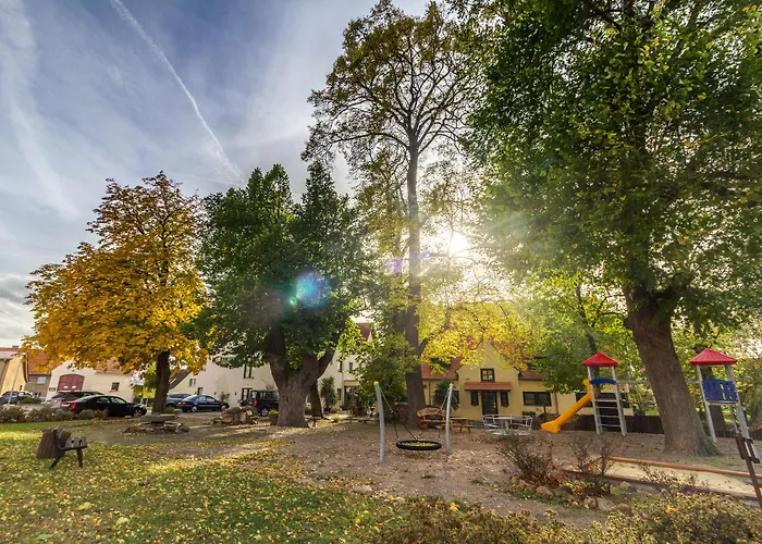 & Restaurant 5 Linden Wickerode