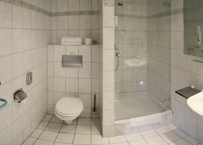 Отель & Restaurant 5 Linden