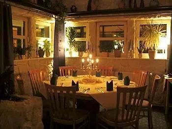 & Restaurant 5 Linden Wickerode