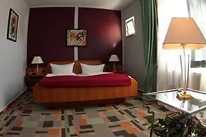 Hotel & Restaurant 5 Linden