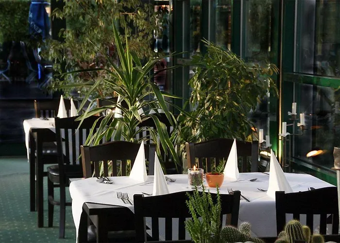 & Restaurant 5 Linden